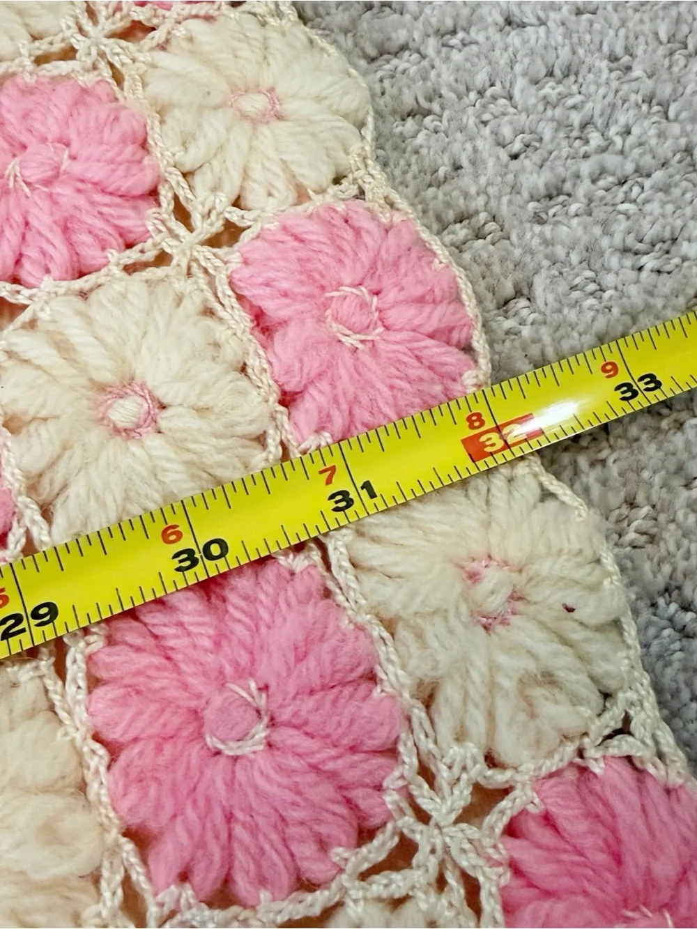 Vintage Crochet Daisy Puff Flower Afghan Pink White Baby Crib Bassinette Soft